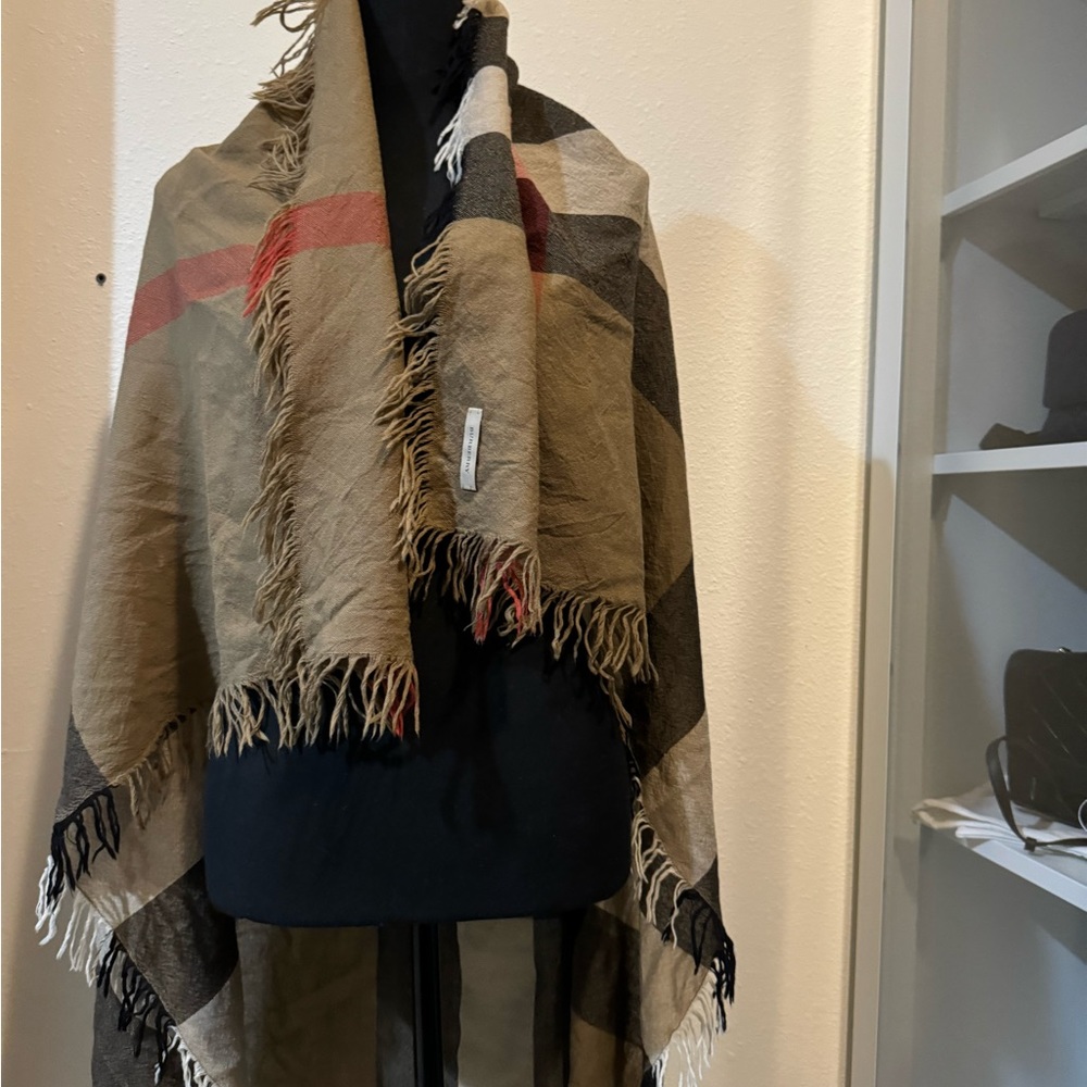 Burberry Merino scarf - Picture 5 of 11